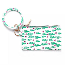 Load image into Gallery viewer, Wristlets - Single Pocket w/ Braclet
